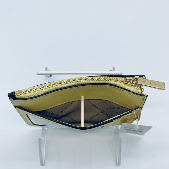 Michael Kors Small TZ Coinpouch wID - Picture 3 of 6